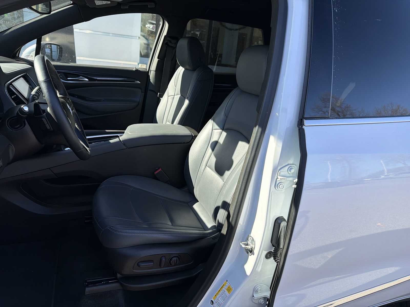 2022 Buick Enclave Essence