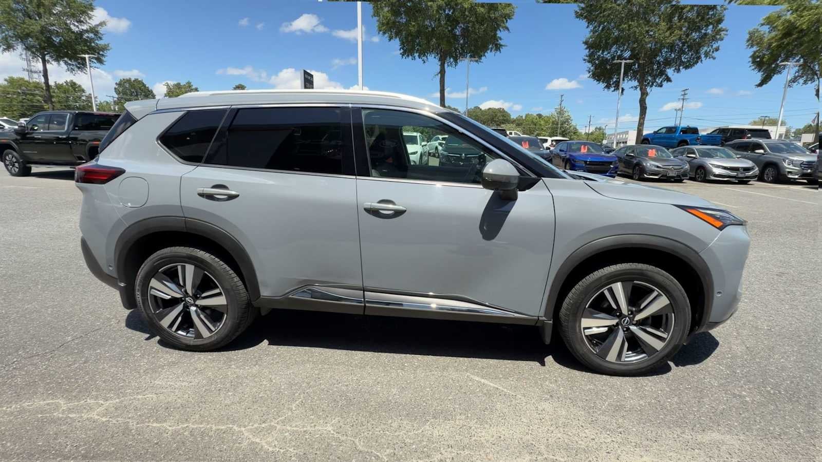 2023 Nissan Rogue SL