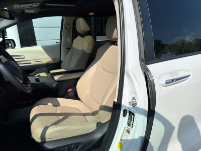 2022 Toyota Sienna XLE