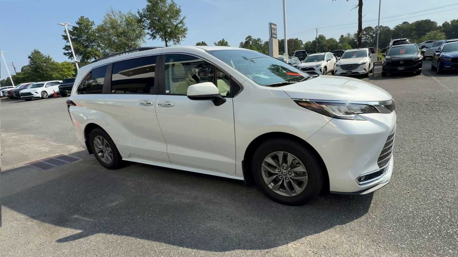 2022 Toyota Sienna XLE