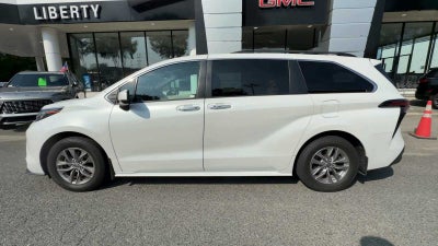 2022 Toyota Sienna XLE