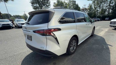 2022 Toyota Sienna XLE