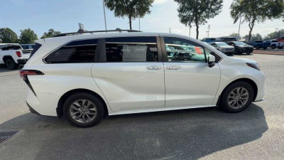2022 Toyota Sienna XLE