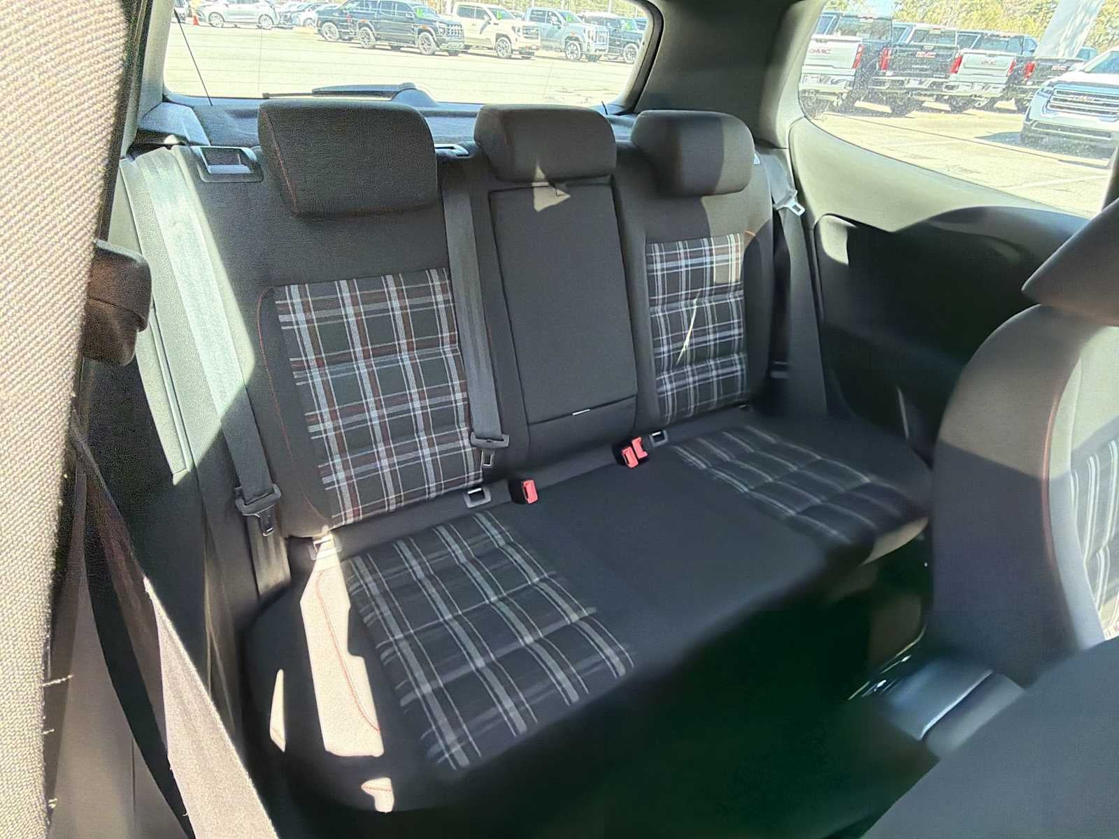 2010 Volkswagen GTI 2dr HB DSG PZEV