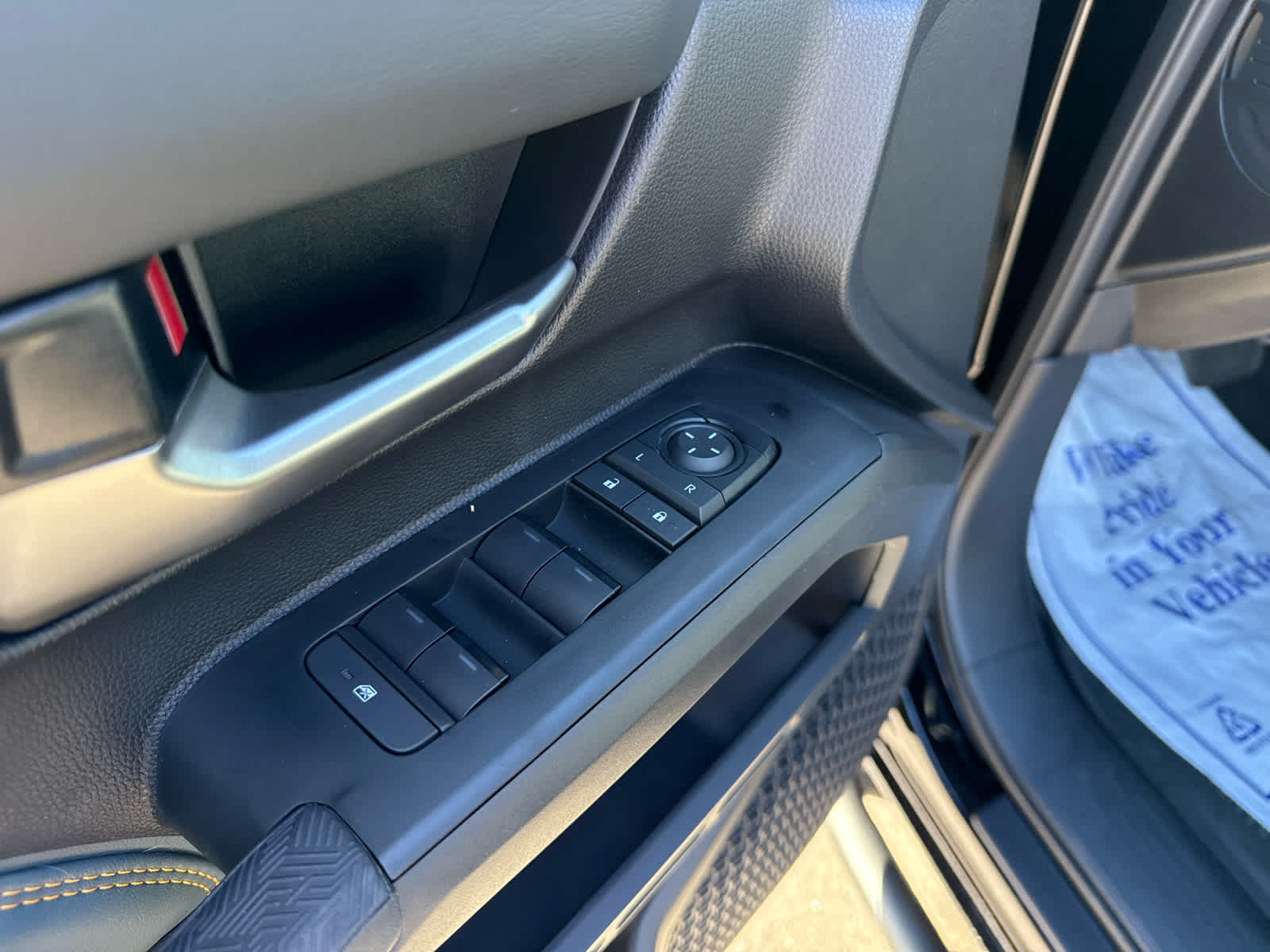 2025 Toyota Tacoma i-FORCE MAX Tacoma Trailhunter