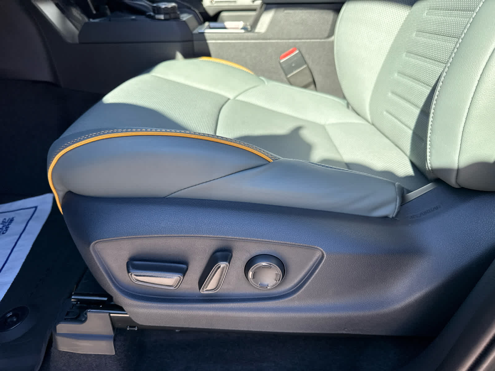 2025 Toyota Tacoma i-FORCE MAX Tacoma Trailhunter