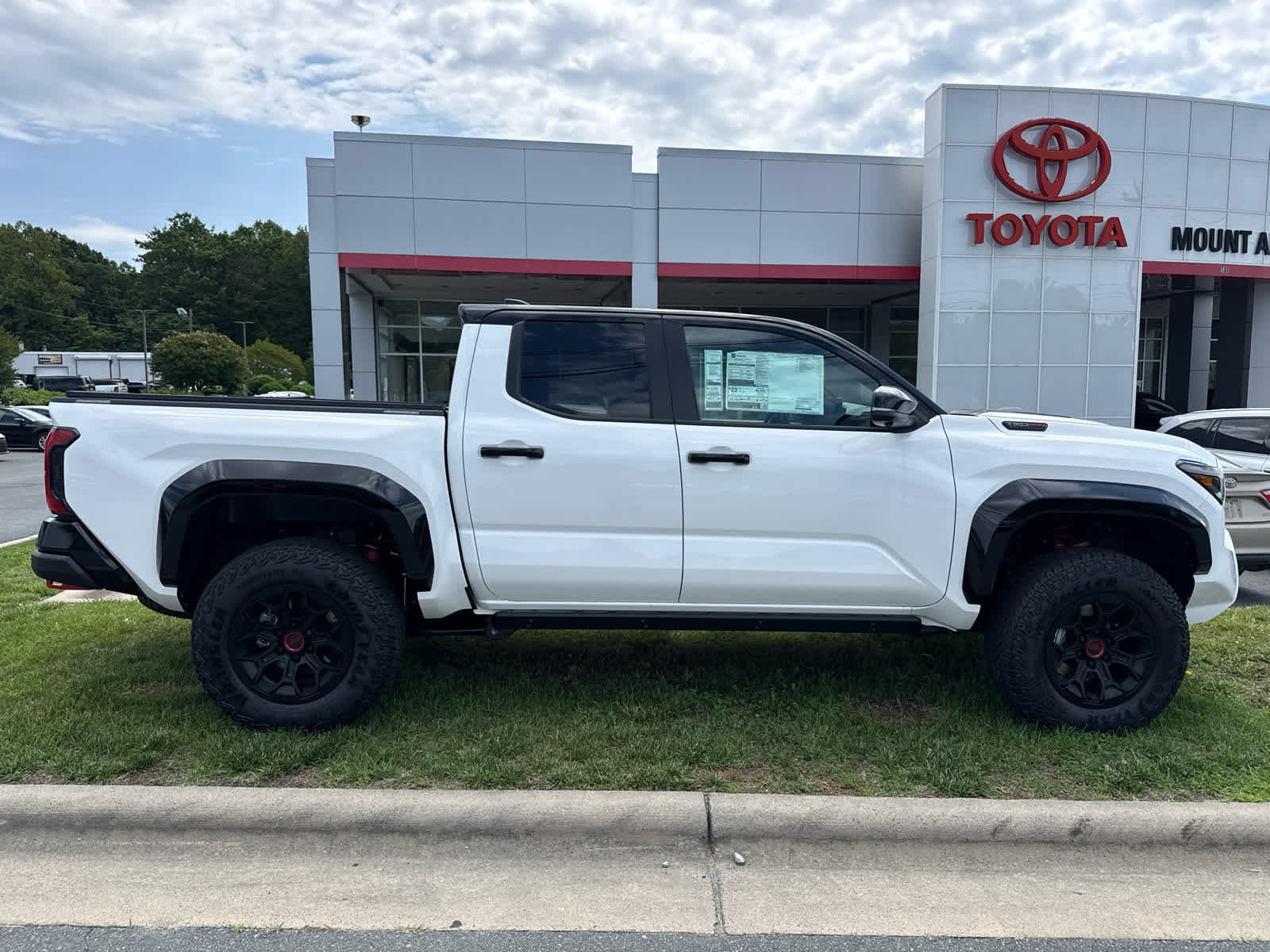2026 Toyota Tacoma i-FORCE MAX Tacoma TRD Pro