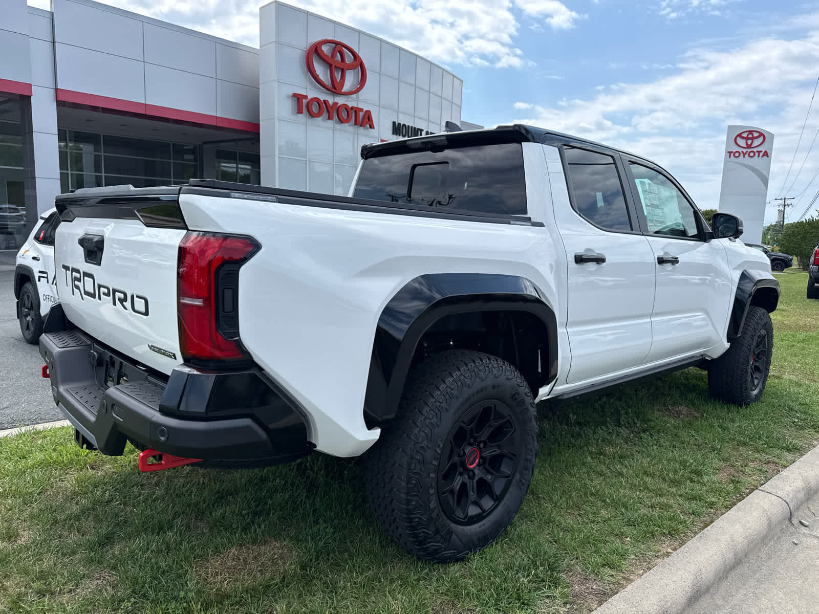 2026 Toyota Tacoma i-FORCE MAX Tacoma TRD Pro
