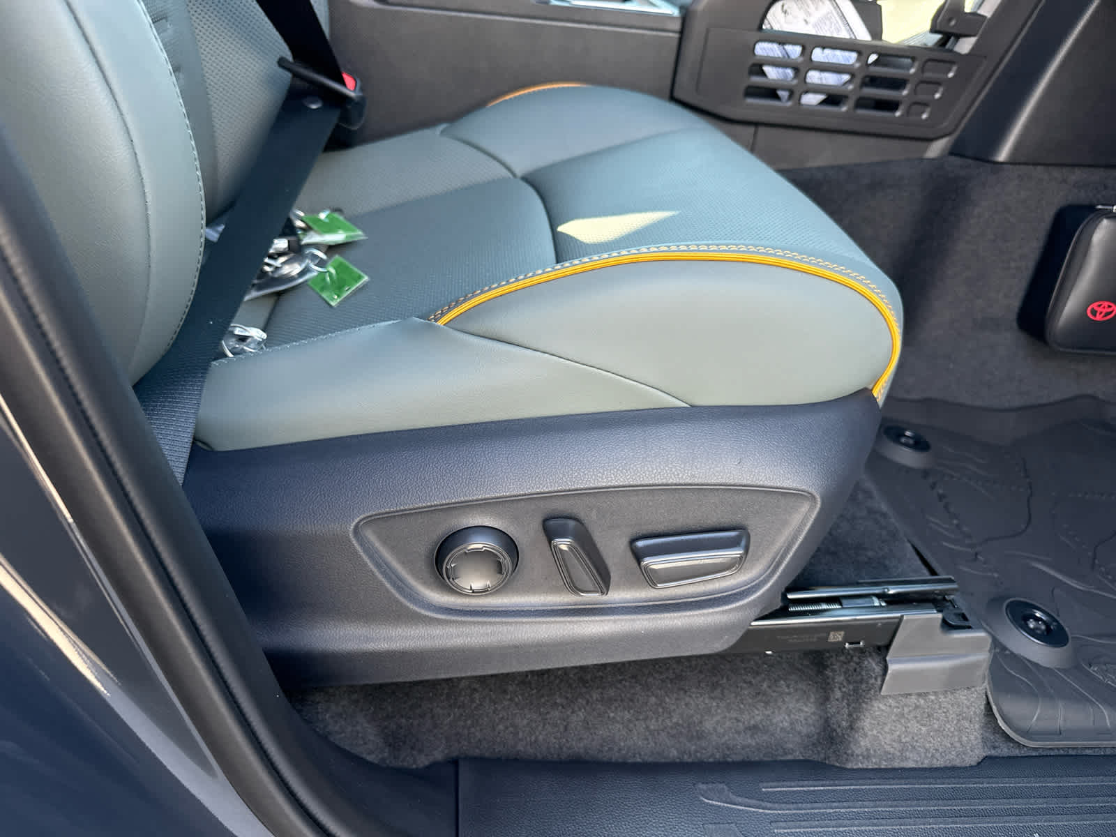 2026 Toyota Tacoma i-FORCE MAX Tacoma Trailhunter