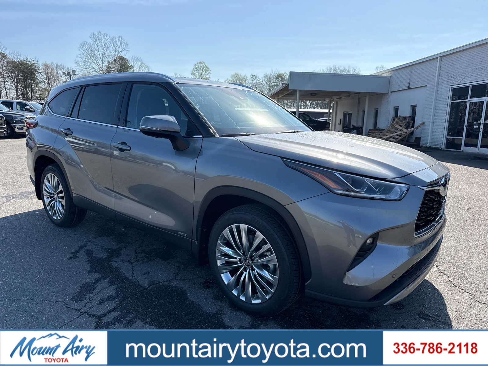 2026 Toyota Highlander Hybrid Platinum