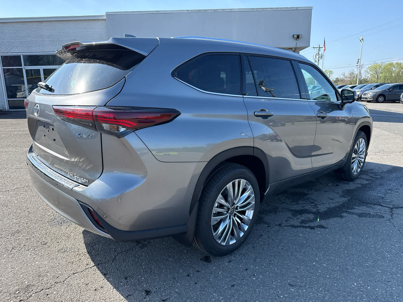 2026 Toyota Highlander Hybrid Platinum