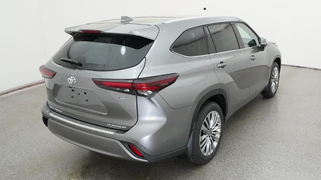 2026 Toyota Highlander Hybrid Platinum