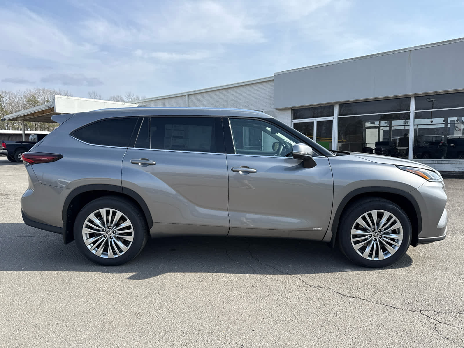 2026 Toyota Highlander Hybrid Platinum