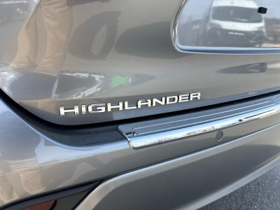 2026 Toyota Highlander Hybrid Platinum