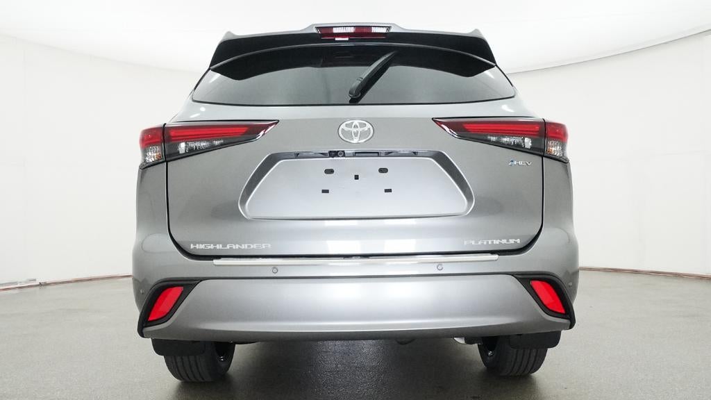 2026 Toyota Highlander Hybrid Platinum