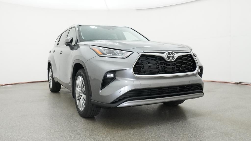 2026 Toyota Highlander Hybrid Platinum