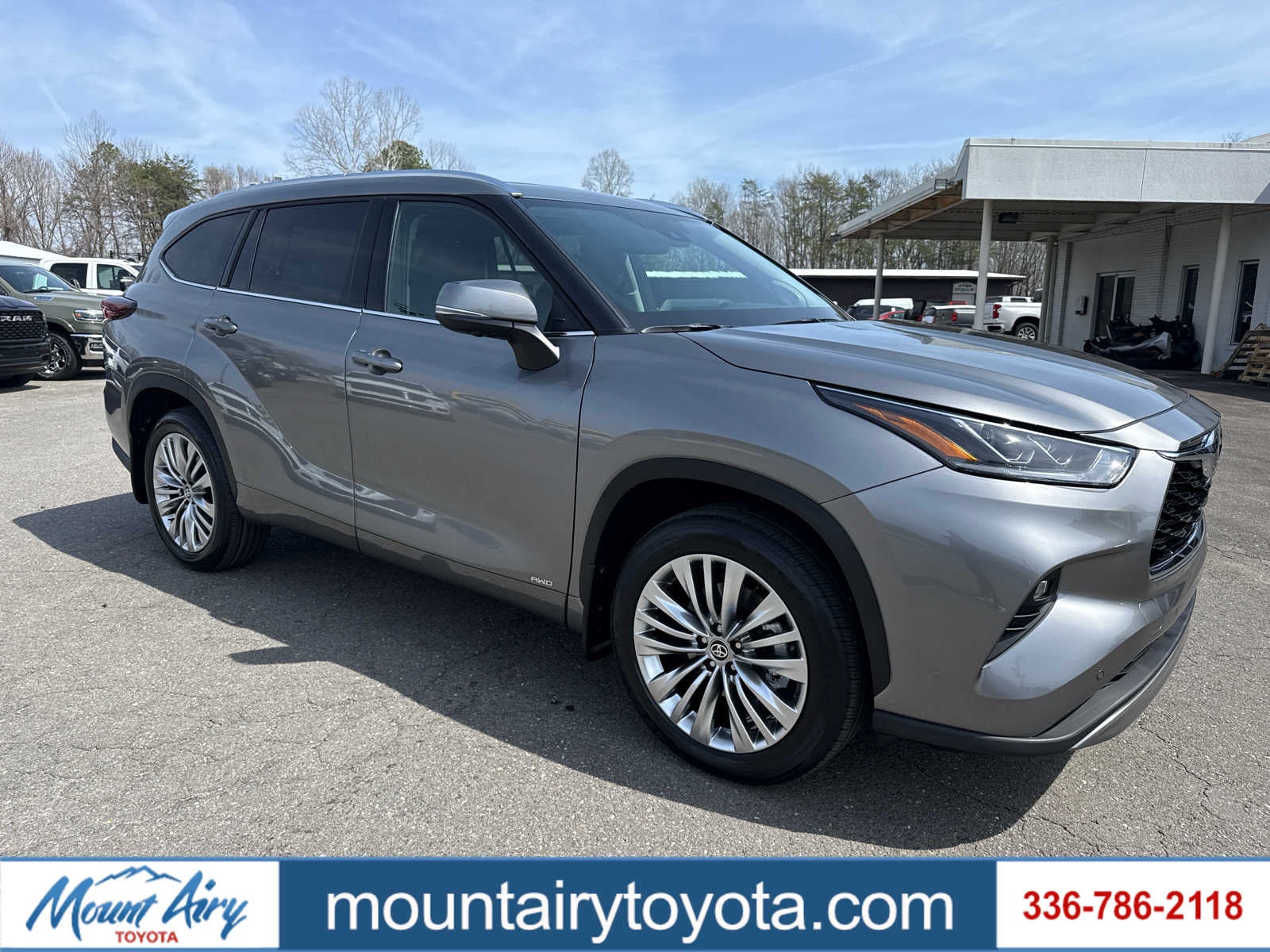 2026 Toyota Highlander Hybrid Platinum