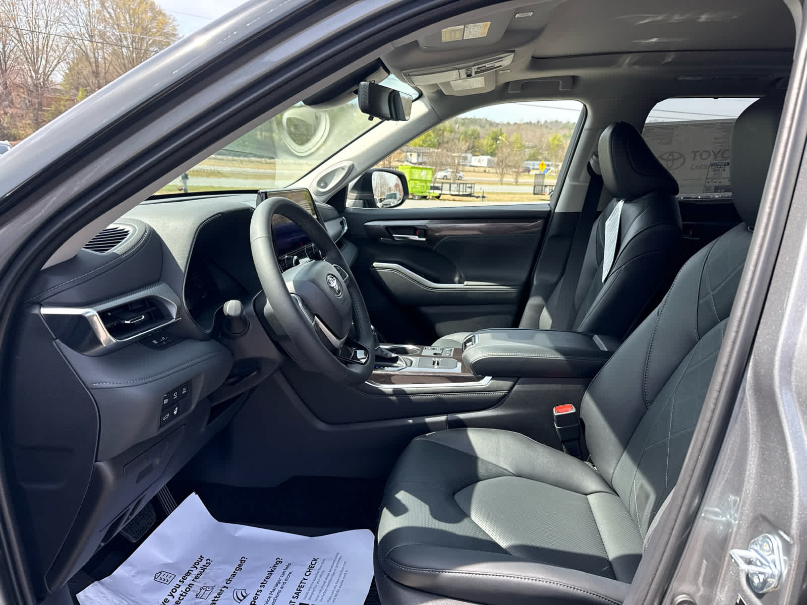 2026 Toyota Highlander Hybrid Platinum