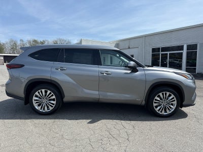 2026 Toyota Highlander Hybrid Platinum