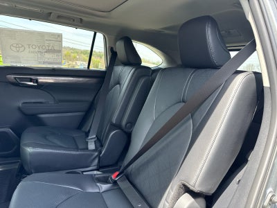 2026 Toyota Highlander Hybrid Platinum