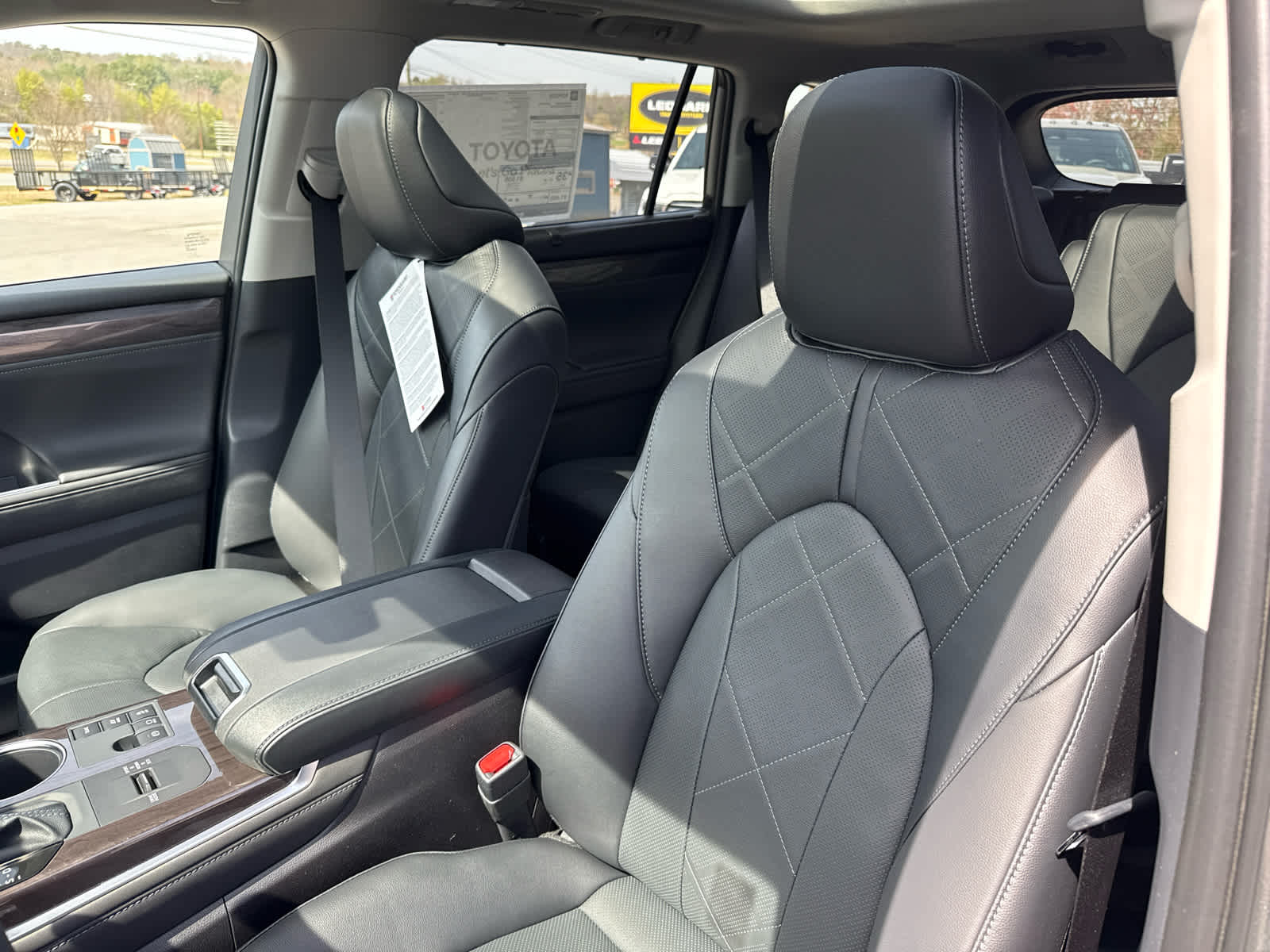 2026 Toyota Highlander Hybrid Platinum