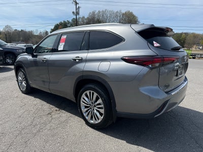 2026 Toyota Highlander Hybrid Platinum