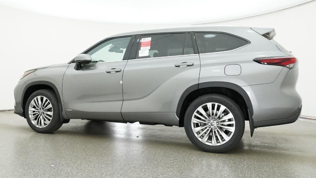 2026 Toyota Highlander Hybrid Platinum