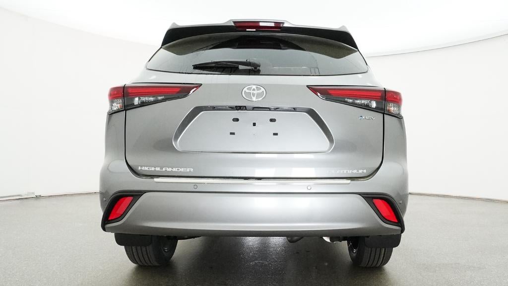 2026 Toyota Highlander Hybrid Platinum