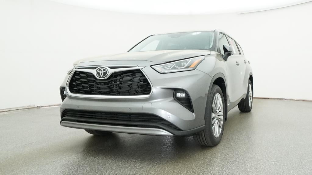 2026 Toyota Highlander Hybrid Platinum