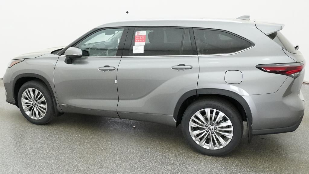 2026 Toyota Highlander Hybrid Platinum