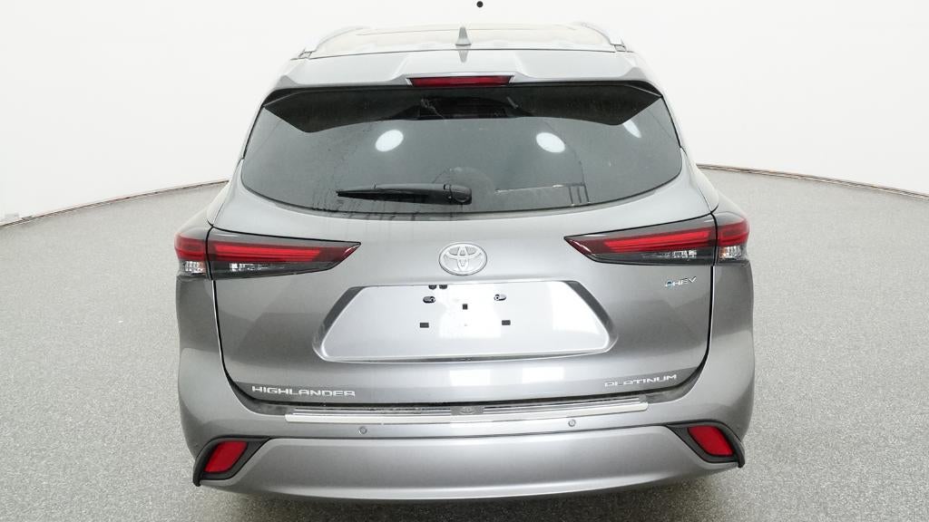 2026 Toyota Highlander Hybrid Platinum