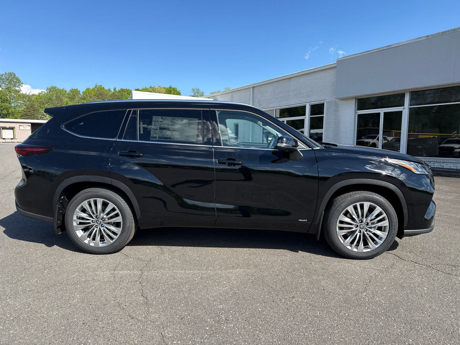 2026 Toyota Highlander Hybrid Platinum
