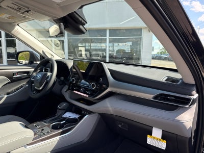 2026 Toyota Highlander Hybrid Platinum