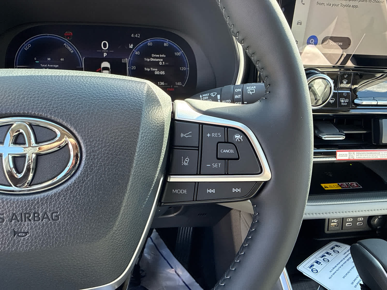 2026 Toyota Highlander Hybrid Platinum