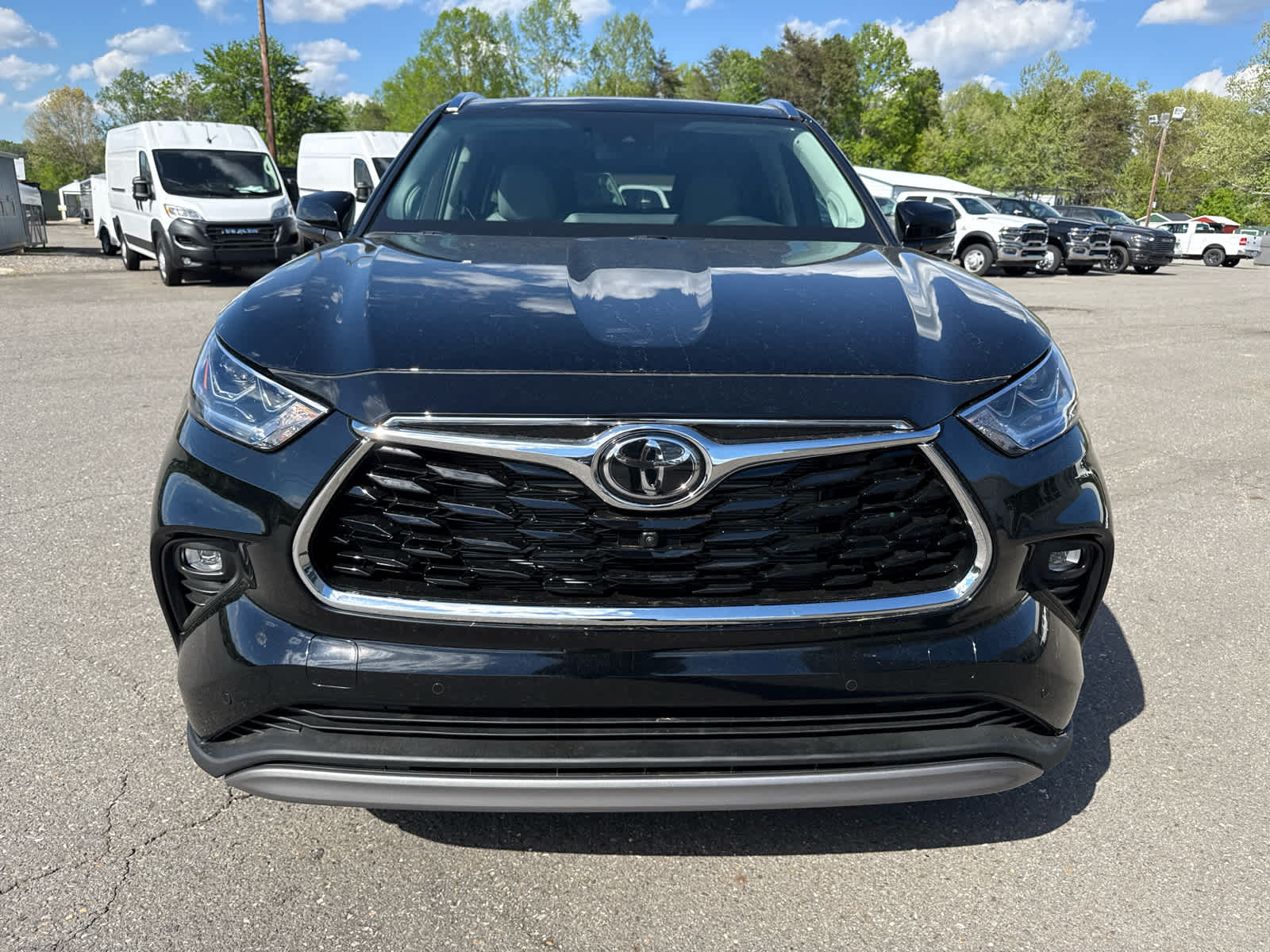 2026 Toyota Highlander Hybrid Platinum