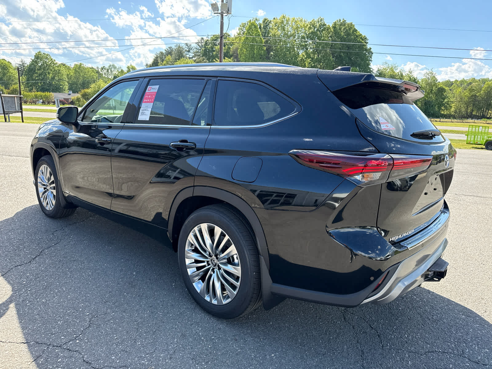 2026 Toyota Highlander Hybrid Platinum