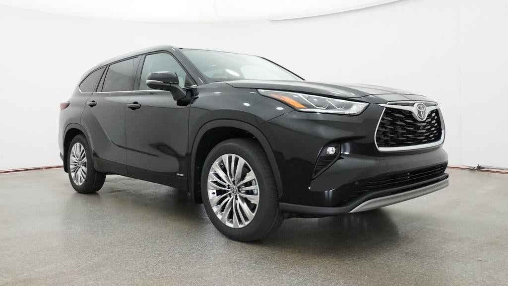 2026 Toyota Highlander Hybrid Platinum