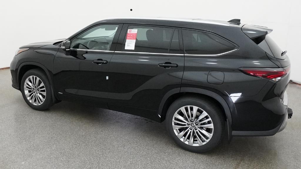 2026 Toyota Highlander Hybrid Platinum