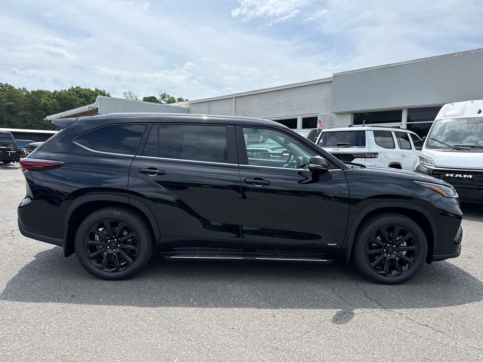 2026 Toyota Highlander Hybrid XLE