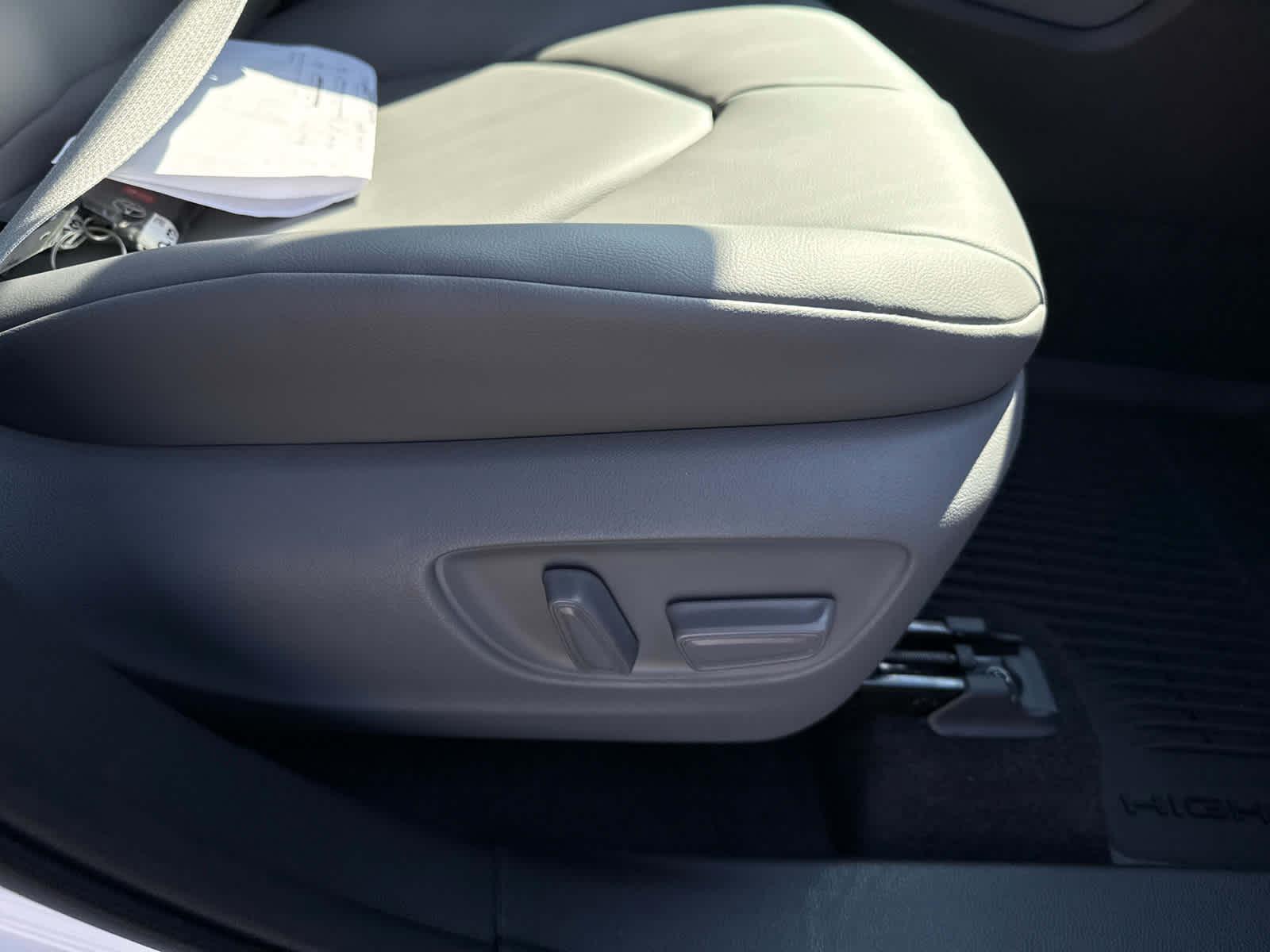 2026 Toyota Highlander Hybrid XLE