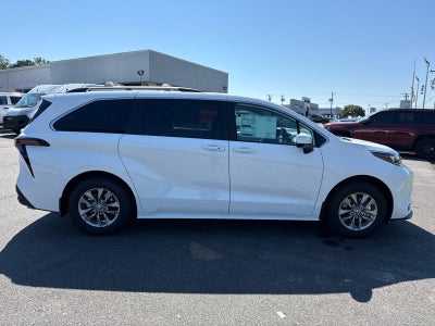 2026 Toyota Sienna LE