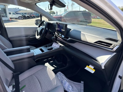 2026 Toyota Sienna LE