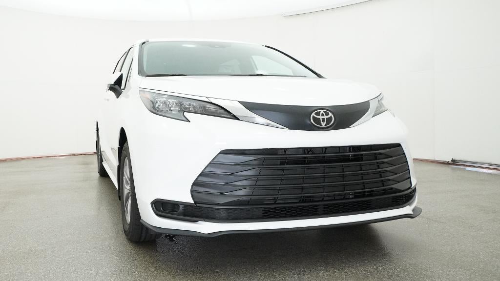 2026 Toyota Sienna LE