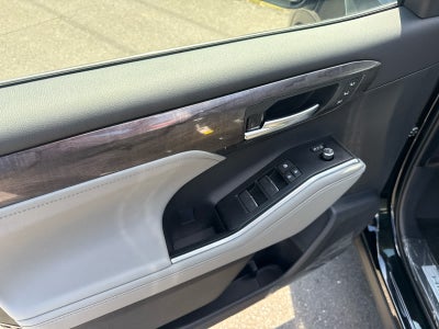 2026 Toyota Highlander Hybrid Limited