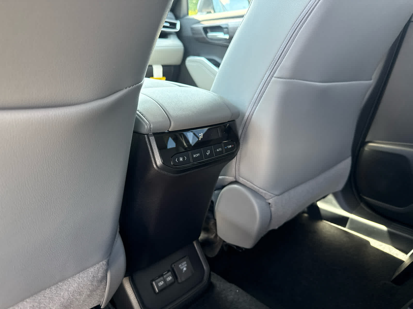 2026 Toyota Highlander Hybrid Limited