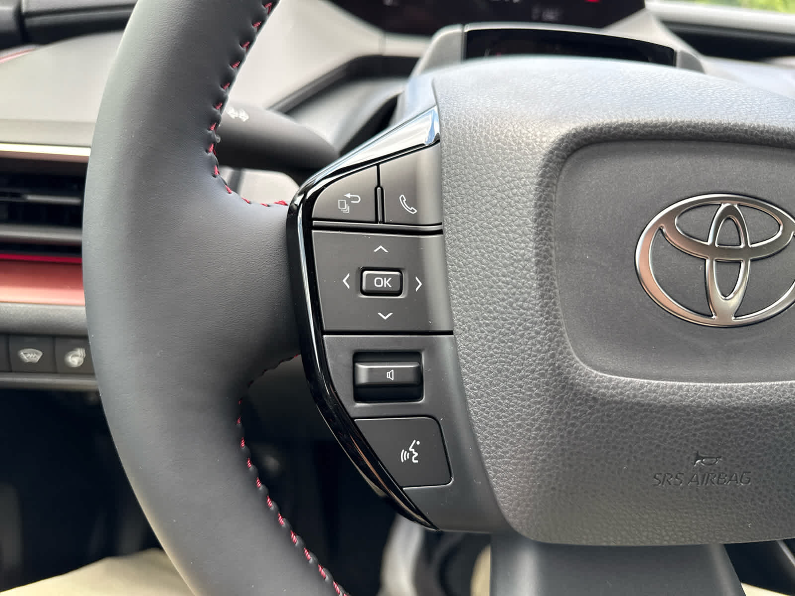 2025 Toyota Prius Plug-in Hybrid XSE