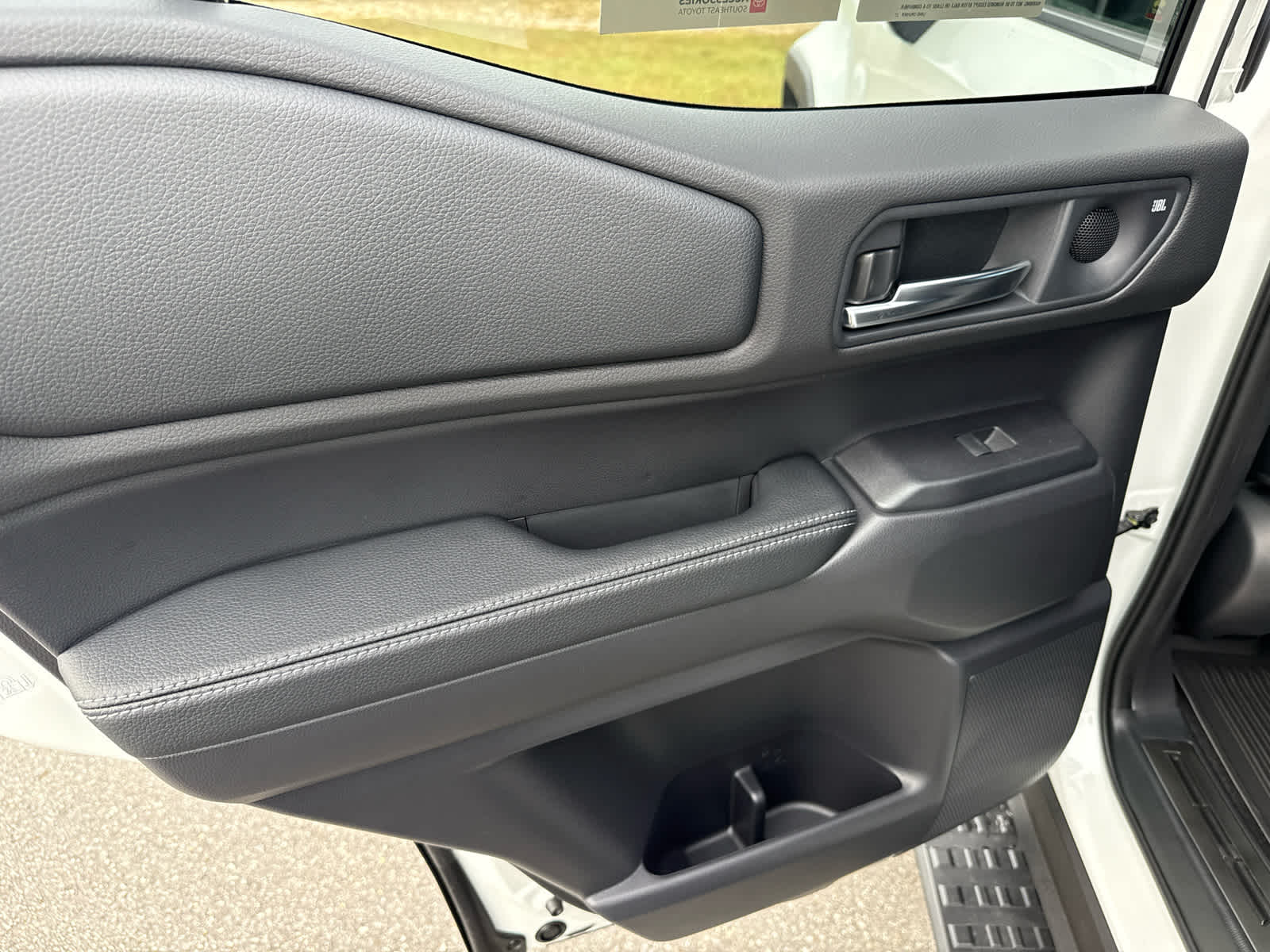 2027 Toyota Land Cruiser 4WD (Natl)