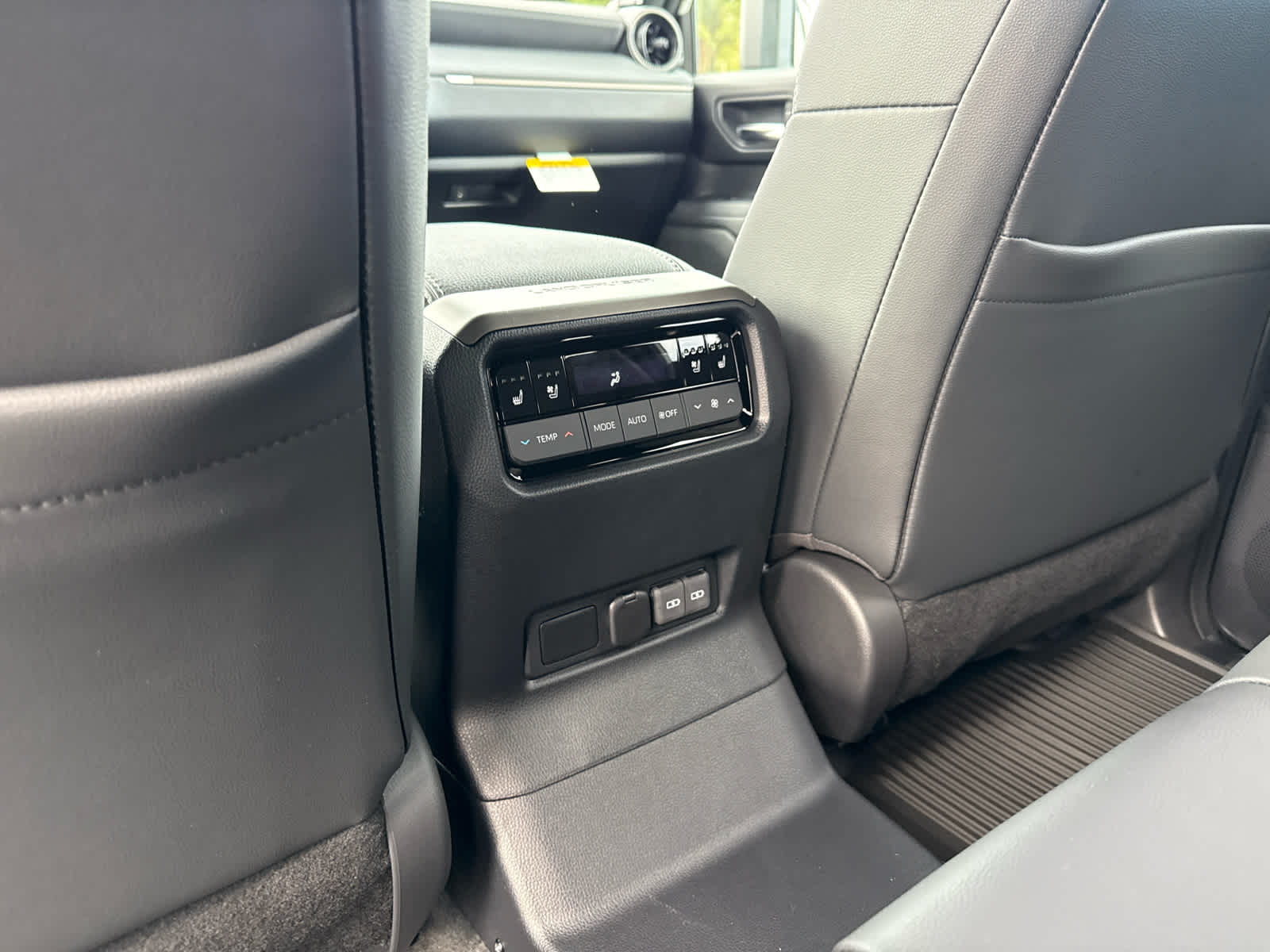2027 Toyota Land Cruiser 4WD (Natl)