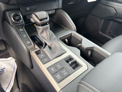 2027 Toyota Land Cruiser 4WD (Natl)