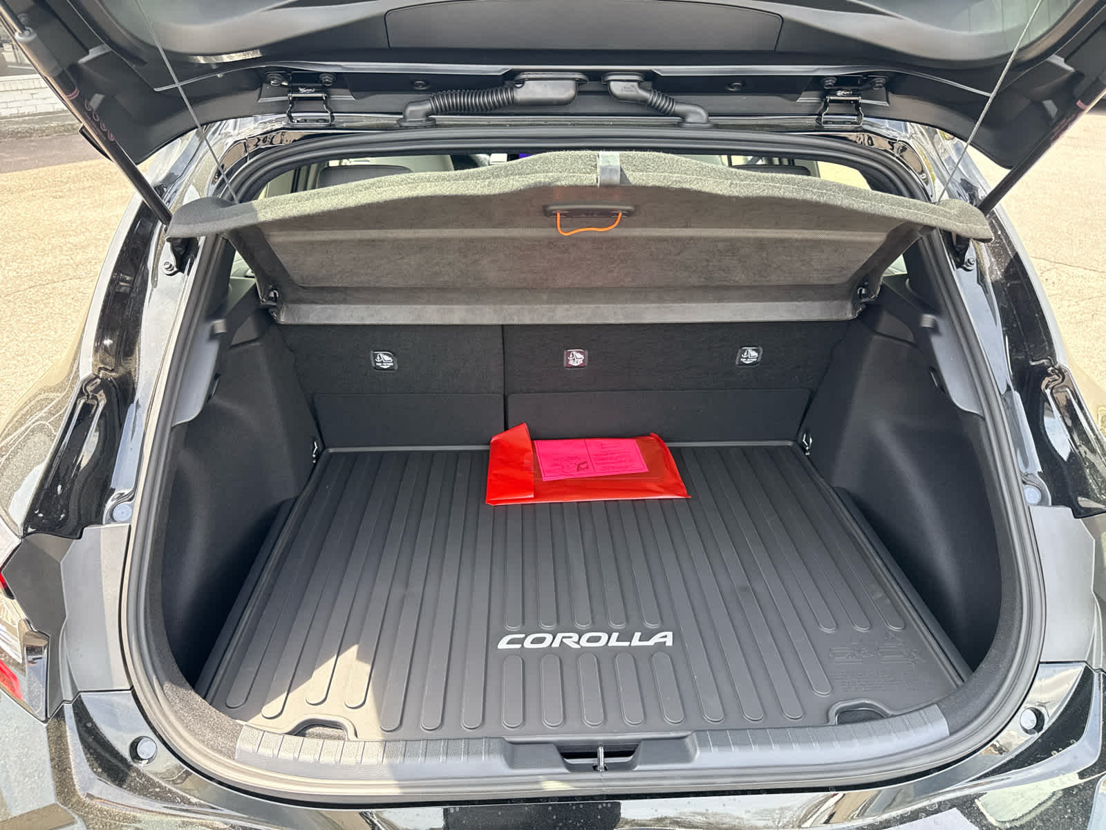 2026 Toyota Corolla Hatchback SE